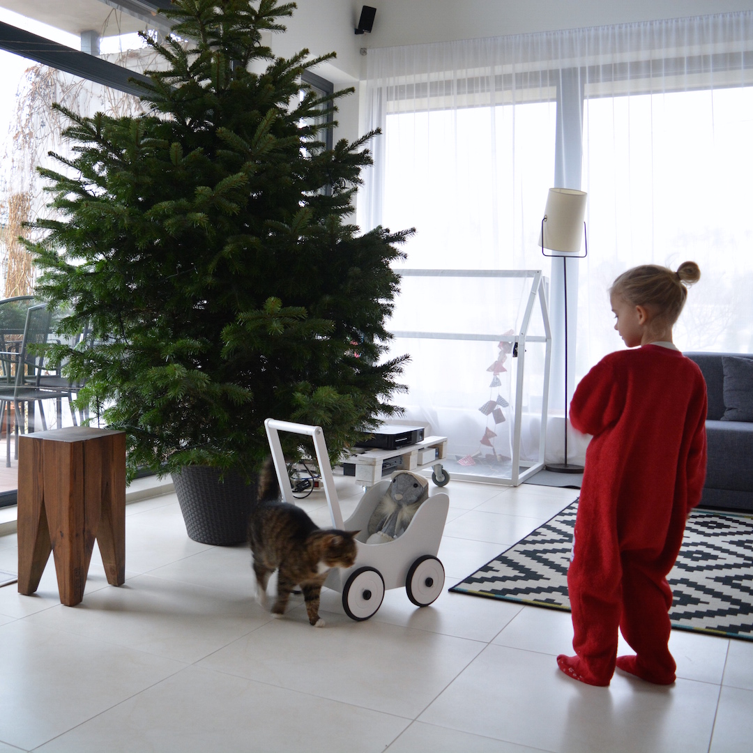 hygge, czas w domu , zachwyty grudnia, zabawa z dzieckiem w domu, święta w domu